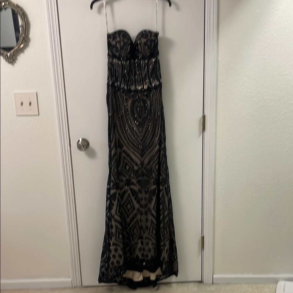 Elegant Black Strapless Evening Dress